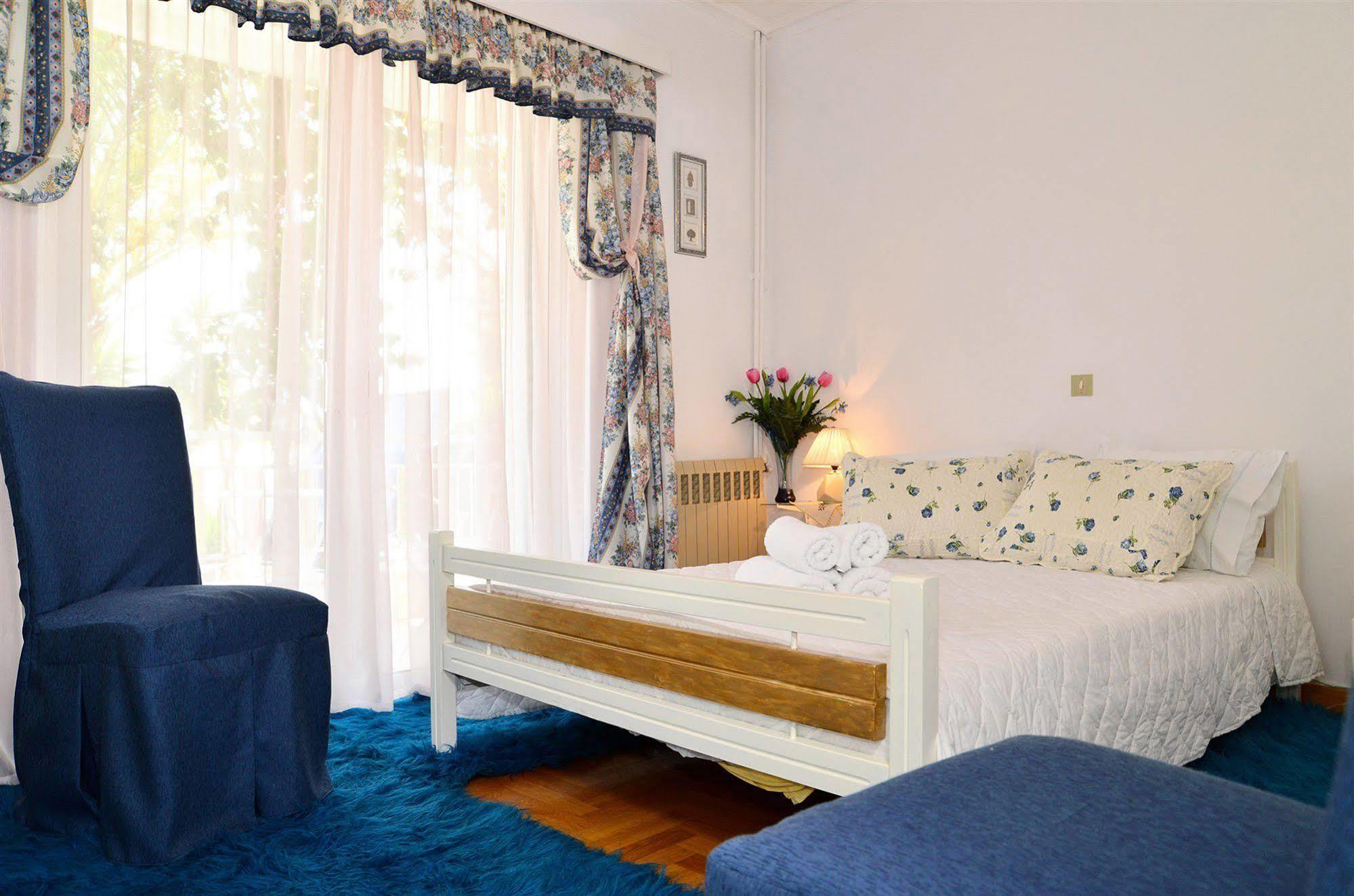 לוטראקי Noble Inn מראה חיצוני תמונה